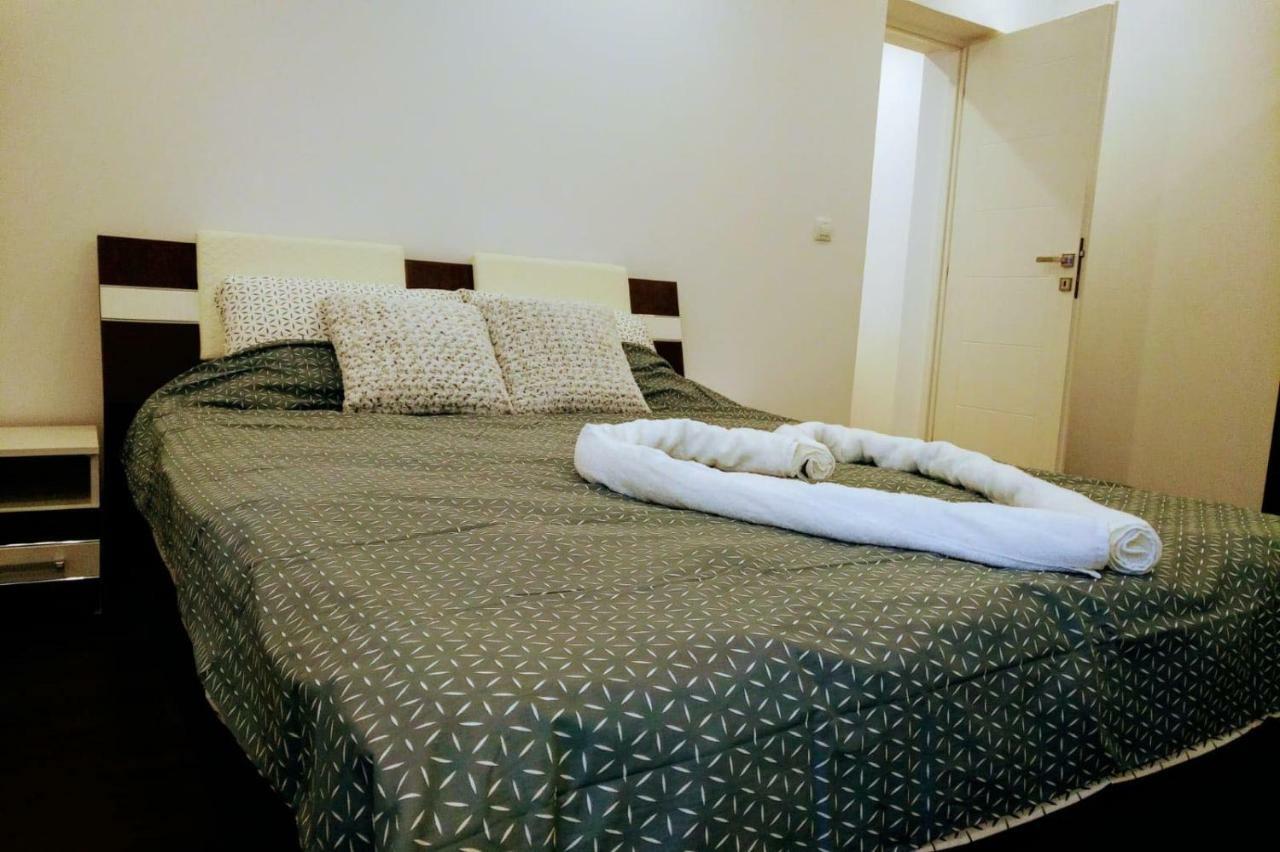 Luxury Accommodation Republicii บราชอฟ ภายนอก รูปภาพ